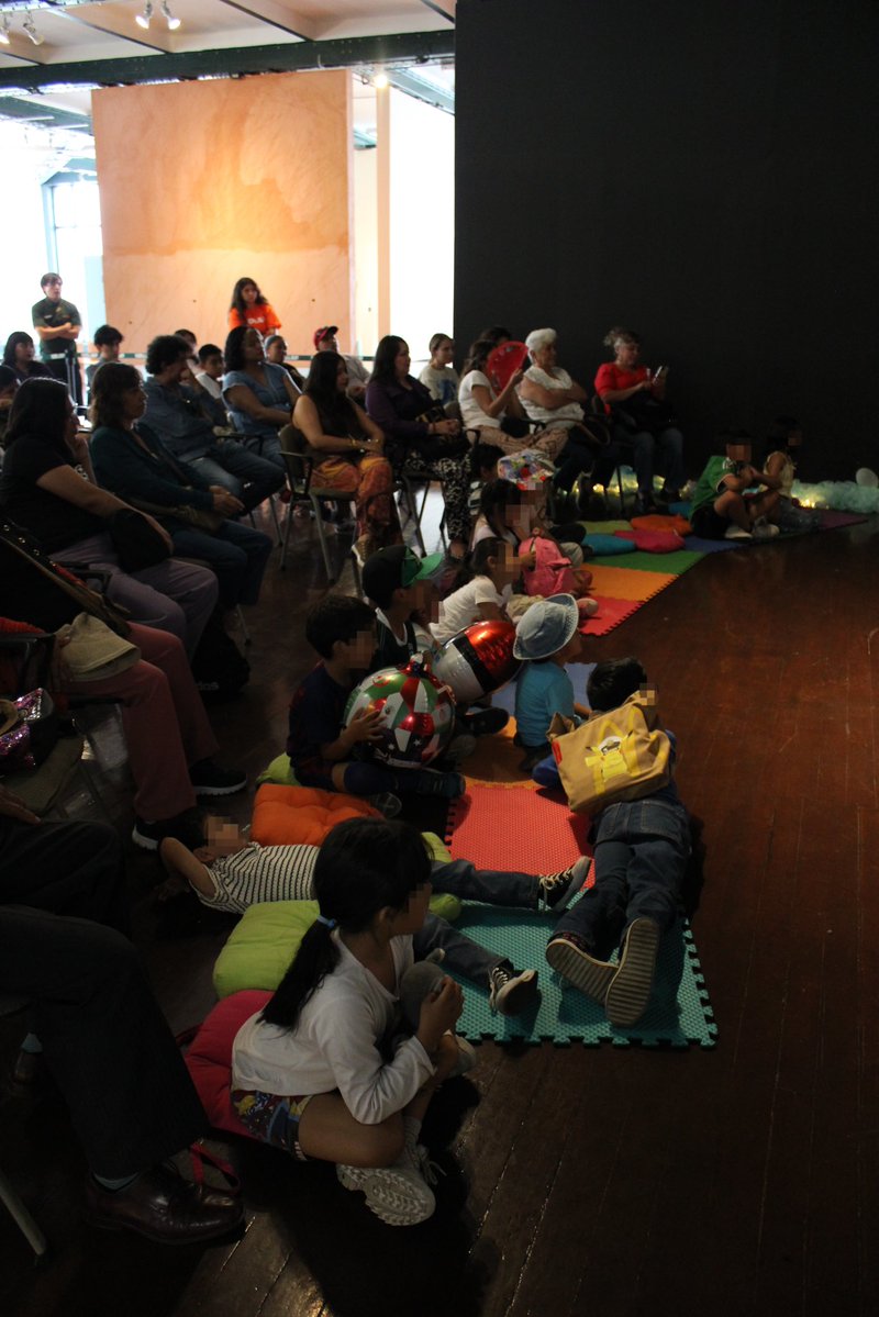 CapilladelArte's tweet photo. 🐟✨ Así vivimos De niños, peces y otros monstruos lunáticos, una tarde donde la imaginación y el teatro reunieron a familias y público de todas las edades.

#CapillaDelArteUDLAP #TeatroInfantil https://t.co/S6n9L5AiUy