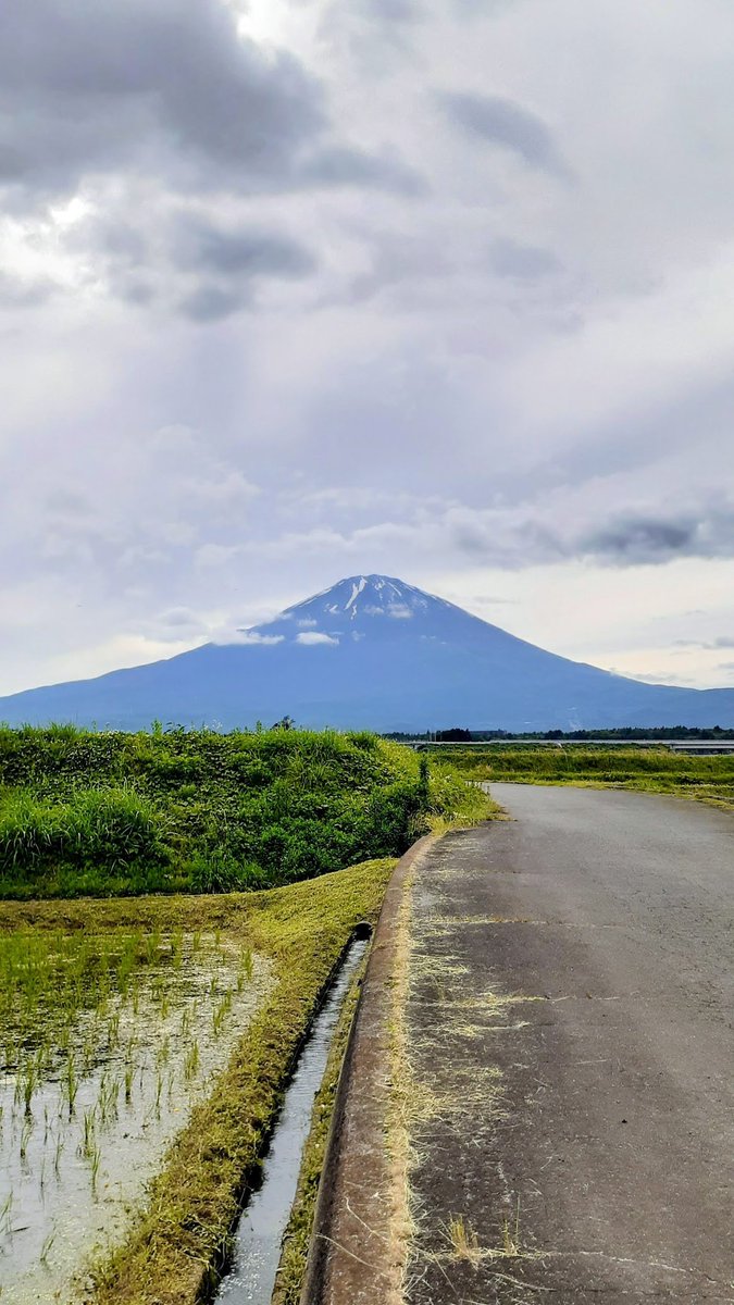 wander_cloud's tweet photo. 塚原
ごてんば こしひかりの里

#mtfuji
#fujisan
#mysky
#abovemeonlysky
#everydayisawindingroad
#ontheroadagain
#tankensurujapan
#localguides https://t.co/YJFcLQD71S