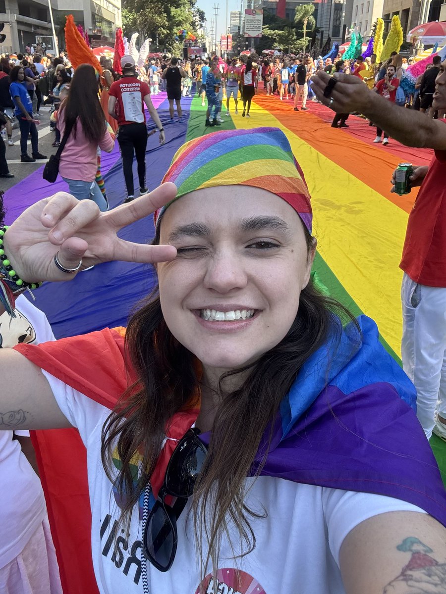 fesicuro's tweet photo. Melhor parada LGBT que já fui PQP https://t.co/absfzJYL8v