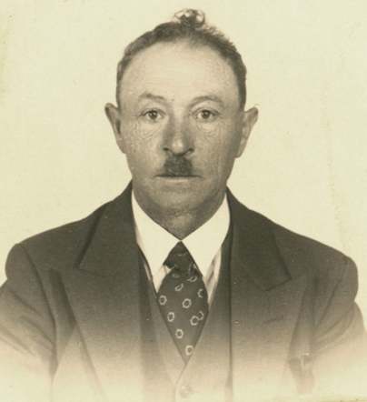 AuschwitzMuseum's tweet photo. 8 June 1877 | Dutch Jew, Eduard Blanes, was born in Amsterdam. 

He was deported to #Auschwitz from Kazerne Dossin in Mechelen on 21 September 1942. He was murdered in a gas chamber after arrival selection. https://t.co/lY6uN3giTg
