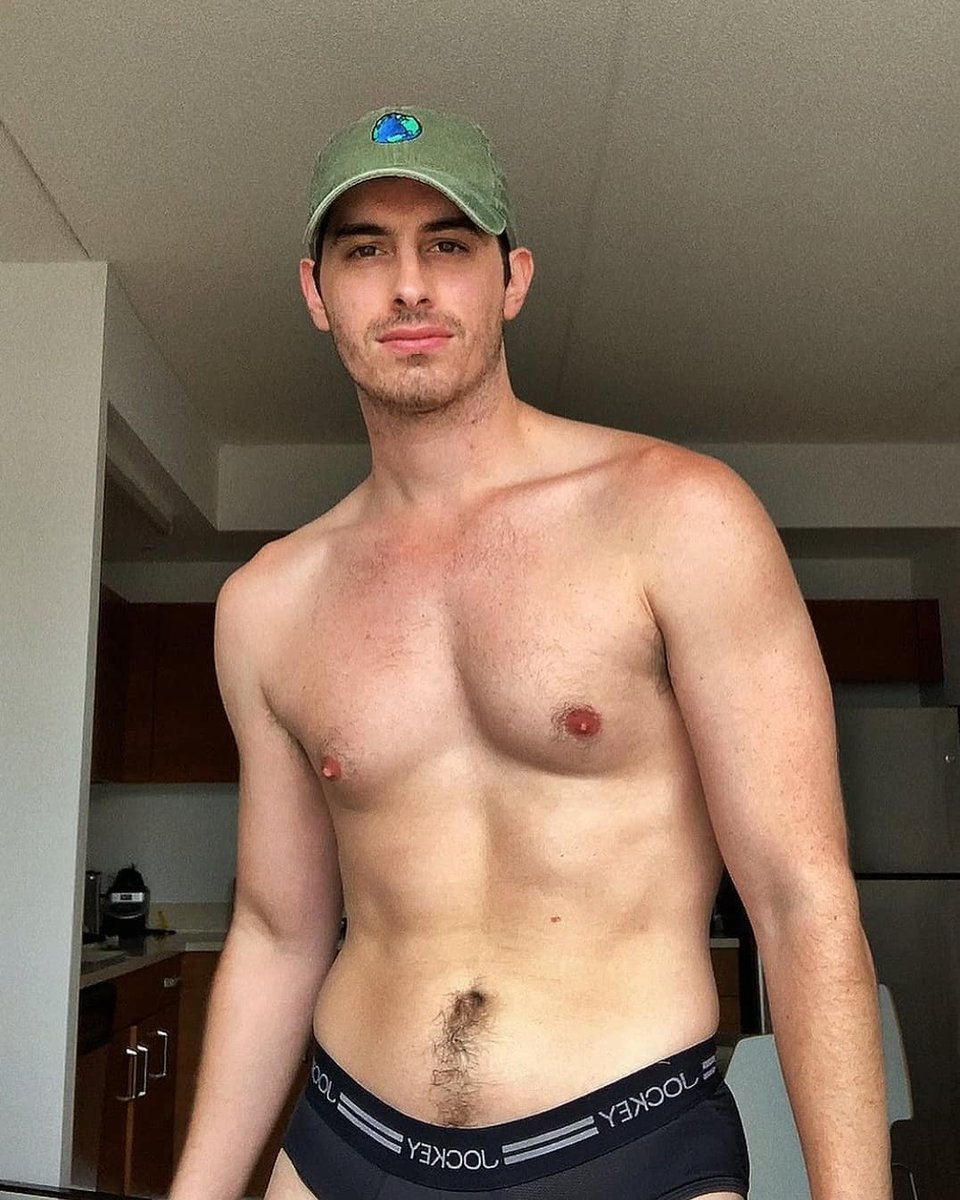 guapos_hombre's tweet photo. #hombresguapos #bellezamasculina #homemtatuado #fitnessmodel #musculacao #malephysique #tatuajes #speedo #bañadorhombre #rowing #beardmuscle #homemgostoso #gymmotivation #aesthetic #shredded https://t.co/29a5yyAW1T