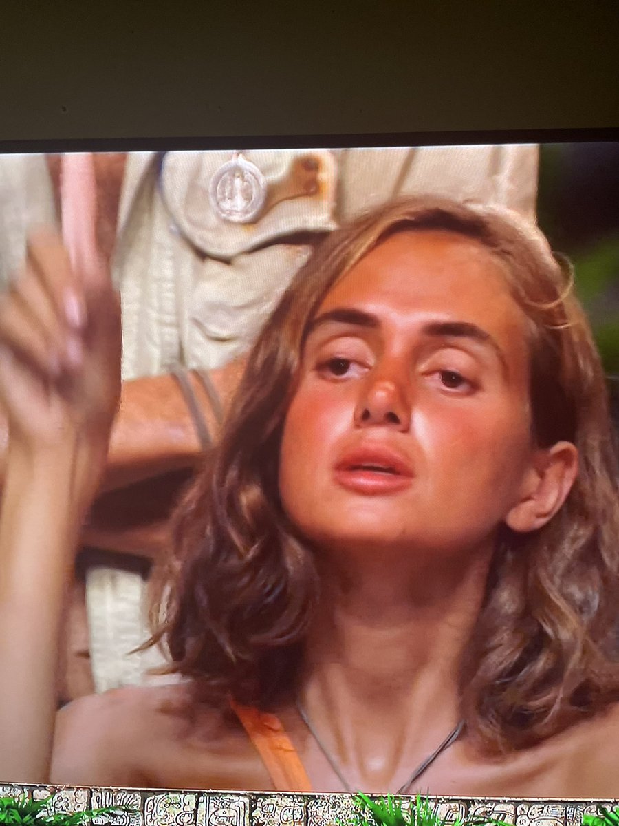 esceptikaa's tweet photo. A Maica le ha beneficiado el aislamiento con Claudia,ahora que la tienen que aguantar a tiempo completo no la soportan Gracias a Claudia ha pasado el concurso de tapadillo,
sin ella la hubieran nominado mucho antes #ConexiónHonduras14 https://t.co/2xMQP1lETw