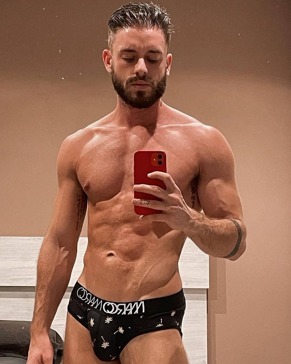 guapos_hombre's tweet photo. #hombresguapos #bellezamasculina #homemtatuado #fitnessmodel #musculacao #malephysique #tatuajes #speedo #bañadorhombre #rowing #beardmuscle #homemgostoso #gymmotivation #aesthetic #shredded https://t.co/IGwSIljatI
