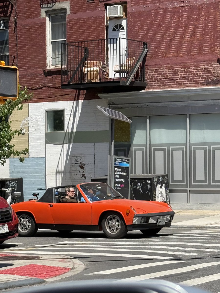 klodust's tweet photo. @audiohymn Hah saw the same 914 a few weeks ago in Clinton Hill https://t.co/LuubpS7MDi