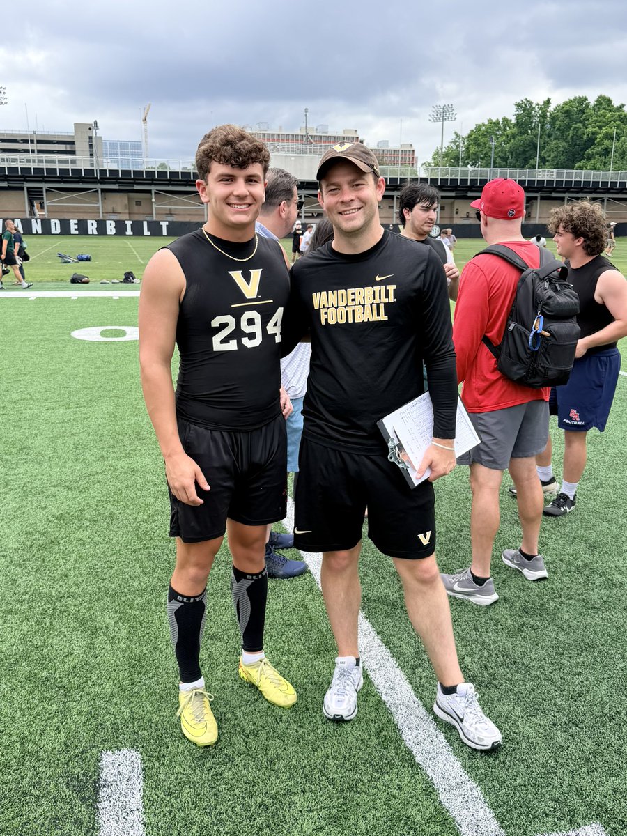 read_barber20's tweet photo. Great time today at @VandyFootball! Thank you @coachj_lepak and @CoachGallantST! Had the 2 biggest KO’s of the day. @SteveSmithFBC @WC_strengthTYT @JoeBerry258589 @themattbrown4 @trlong02 @cjenks1279 @PPRecruits @HallTechSports1 @DexPreps @UnLockYourGame_ https://t.co/XehKfOn5Uh