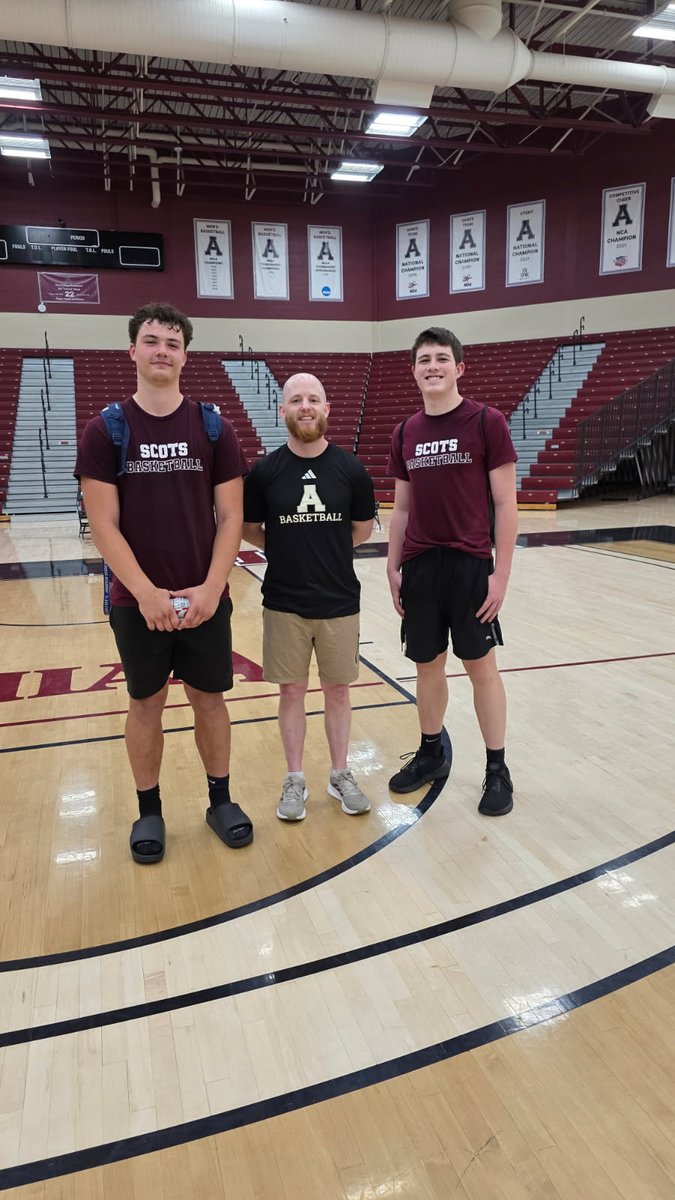 BWilliamson2010's tweet photo. Great experience at camp today. Thank you @AlmaScotsMBB for hosting a great event and providing the opportunity to compete and learn. Also always good to play with my boy Noah. Grateful for the experience and excited to keep working. 🏀 #ClassOf2028 #basketballrecruiting https://t.co/qbH6E7HBkq