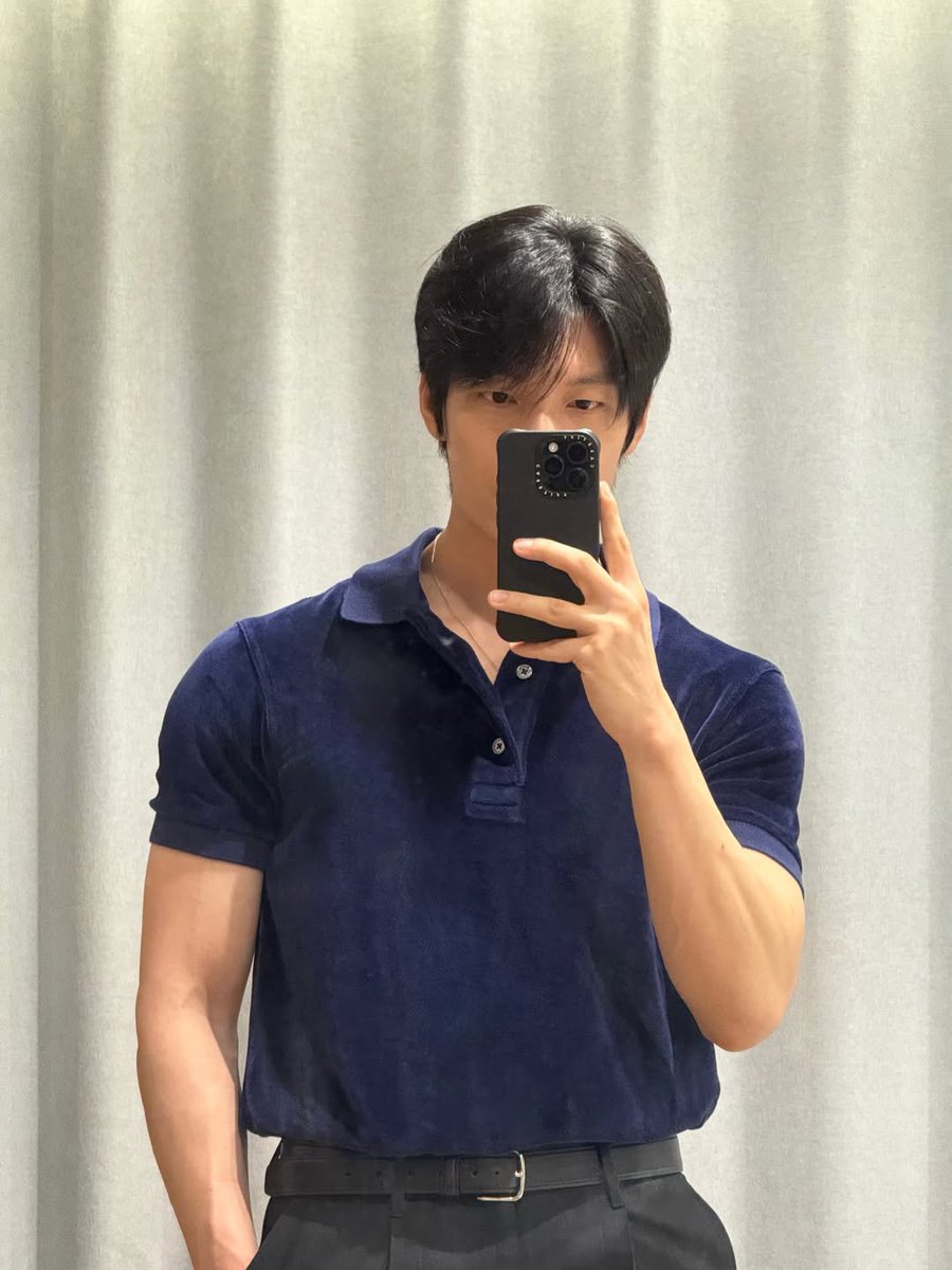 ingteraction's tweet photo. don't judge a book by it's cover
different clothes, different looks https://t.co/kDe9A6AIIl