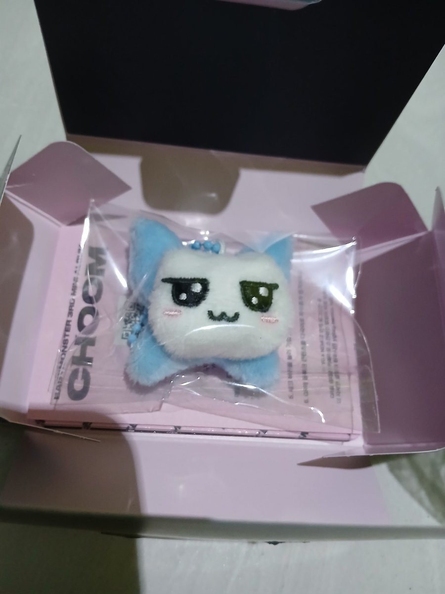 evneza's tweet photo. @doesraxtrade Semoga babymonster semakin sukses dan terus bersinar. semakin banyak haters dan tantangan itu wajar tapi aku yakin baemon pasti bisa lewatin semuanya. buat monstiez juga makasi dukungannya ya, sehat sehat terus kita lawan haters. anw makasi kak, udh ngadain GA ini, sukses terus🦋 https://t.co/ZDSMIf04Nw