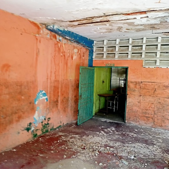 fvmluchaonline's tweet photo. La emergencia educativa tiene responsables.
Salarios pulverizados, escuelas deterioradas y miles de docentes sobreviviendo en condiciones precarias.

📢El magisterio se mantiene firme en la lucha por justicia laboral y educación de calidad

#ParoEducativo10J
#UnDíaPorLosDocentes https://t.co/T9XZbkGkG3
