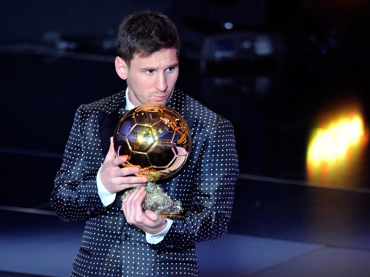 tichyburner's tweet photo. 2014/15 Season

Total Goals in El Clasico + UCL KOs
🇧🇷 Neymar: 8
🇵🇹 Ronaldo: 7
🤡 Pessi: 1

Guess who stole the ballon dor? 😂🗑️ https://t.co/GS5djtl30J