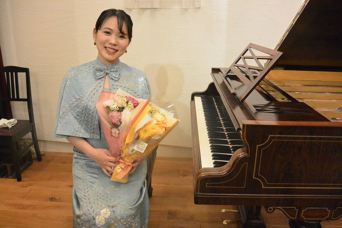 cereb_dol's tweet photo. 2026年25回めのコンサートはピアノ🎹リサイタル
1857年に作られたエラールのピアノ🎹の音色は初めて聴きましたが、モダンピアノ🎹とは異なる何とも独特の美しい響きでした。
鐵さんの繊細なタッチ、奏でる音は素晴らしく美しい💖
間近で聴けて幸せ☺️
#サロンプレイエル #鐵百合奈 #エラール #Erard https://t.co/h3qAloCbTr