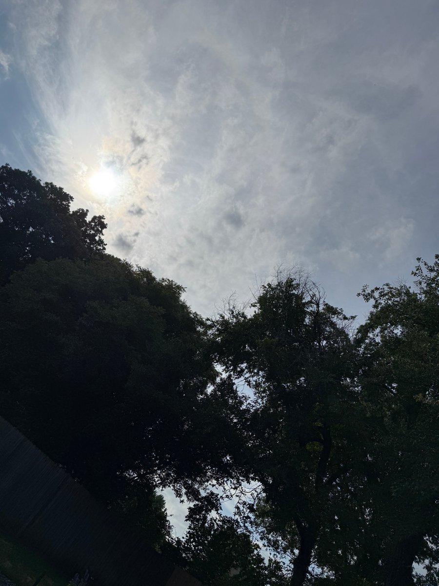 ok_cb3po's tweet photo. Please! Someone stop these people from playing God! These are not normal clouds!   I want my Sun back! For fuck sake! 🤬 https://t.co/uj86q38J2j