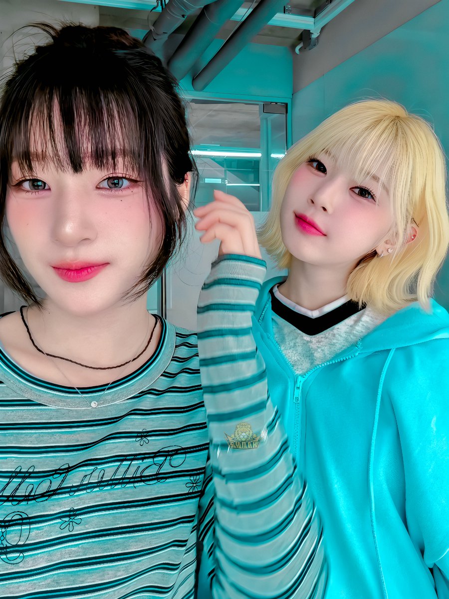 Synckyle's tweet photo. Liz &amp; winter Collab🩶💛 ✌️😊
==

https://t.co/q9YbxTmyQ6

https://t.co/bPfPkIxwPZ

https://t.co/kDaO4aUbs7

#unis #유니스 #elisia #gehlee #hyeonju #kotoko #nana #yunha #yoona #seowon #notoevilafterragebait #synckvideoedits https://t.co/tygihx5M9X
