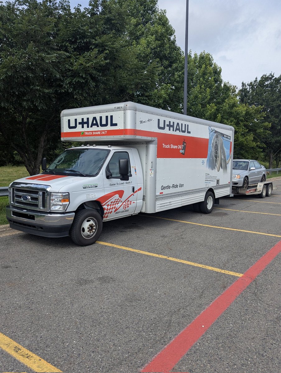 tinyhotopicbish's tweet photo. Didn't go to pride this year but I moved to my girlfriend's city in a uhaul towing a Subaru on the back and that's somehow even gayer https://t.co/usfZexagYg