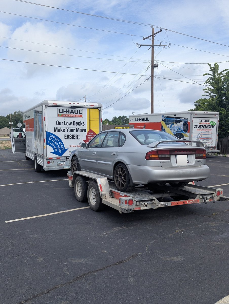 tinyhotopicbish's tweet photo. Didn't go to pride this year but I moved to my girlfriend's city in a uhaul towing a Subaru on the back and that's somehow even gayer https://t.co/usfZexagYg