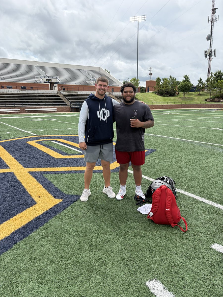 KaidenFord36's tweet photo. Had a good day @ucobronchofb yesterday and got some good work in with @Coach_Swanson1 
@R_C_Nolan @TraseJ125 @CoachJ1101 @Roller_Koster11 @Downum_FTG @FG_TigerFB https://t.co/IZK07l2T7l