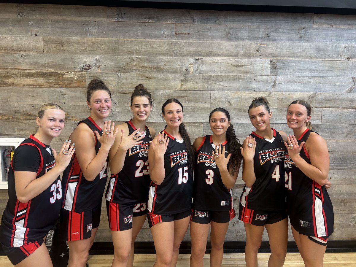 HHustle365's tweet photo. 🏀Girls Platinum+ Division 🏀
🥇Champs: Blaze Phenoms and WI Blaze 17u Inferno EYCL
#2026HardwoodHustle https://t.co/XjqJVUWar5