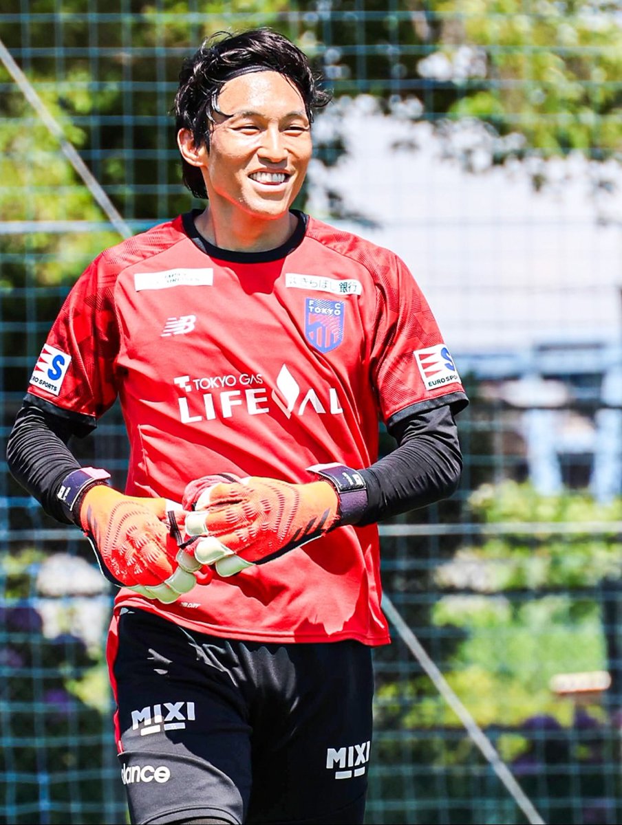 FARATA0's tweet photo. 🚨✈️🇰🇷？🚨
🇰🇷K1蔚山HDFC GKチョヒョヌが仮に海外移籍した場合に備えて🇯🇵#FC東京 GK #キムスンギュ と話し合いへ。
2019年以来7年ぶりの🇰🇷復帰の可能性。
#fctokyo 
#tokyo
#Jリーグ
#Jleague
#KLeague

🚨✈️🇰🇷？🚨
🇰🇷K1 울산 HDFC 골키퍼 조현우가 해외 이적을 고려할 경우를 대비해 🇯🇵FC 도쿄 골키퍼 김승규와 논의한다.
2019년 이후 7년 만에 🇰🇷 복귀 가능성.