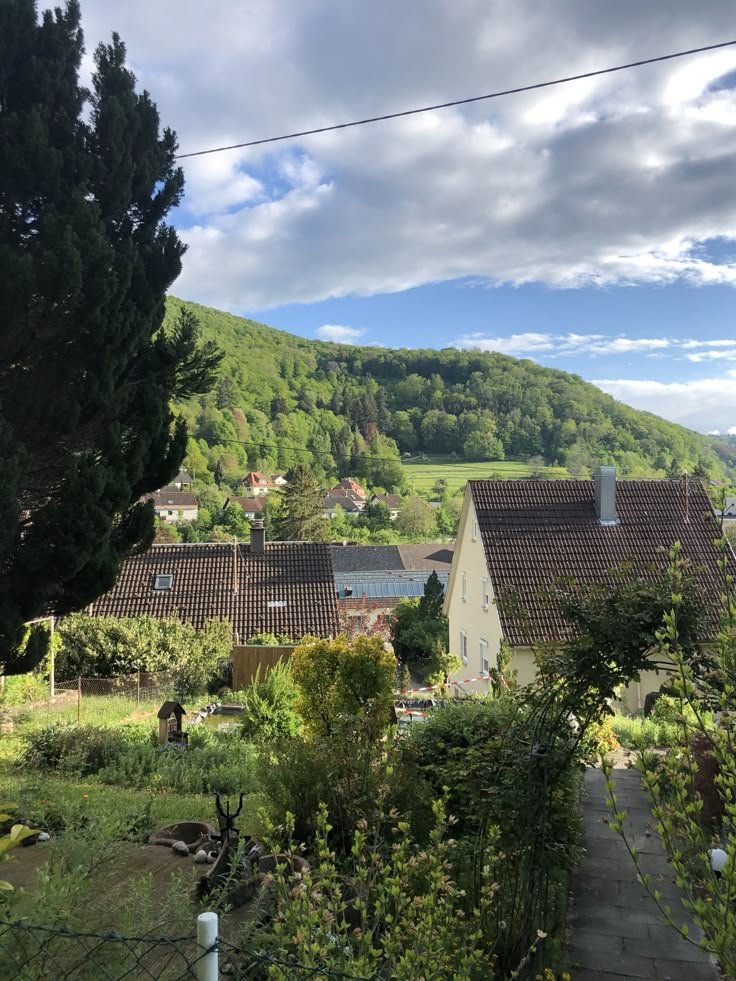 echoesofworld's tweet photo. Germany countryside https://t.co/4mNee2jTkO
