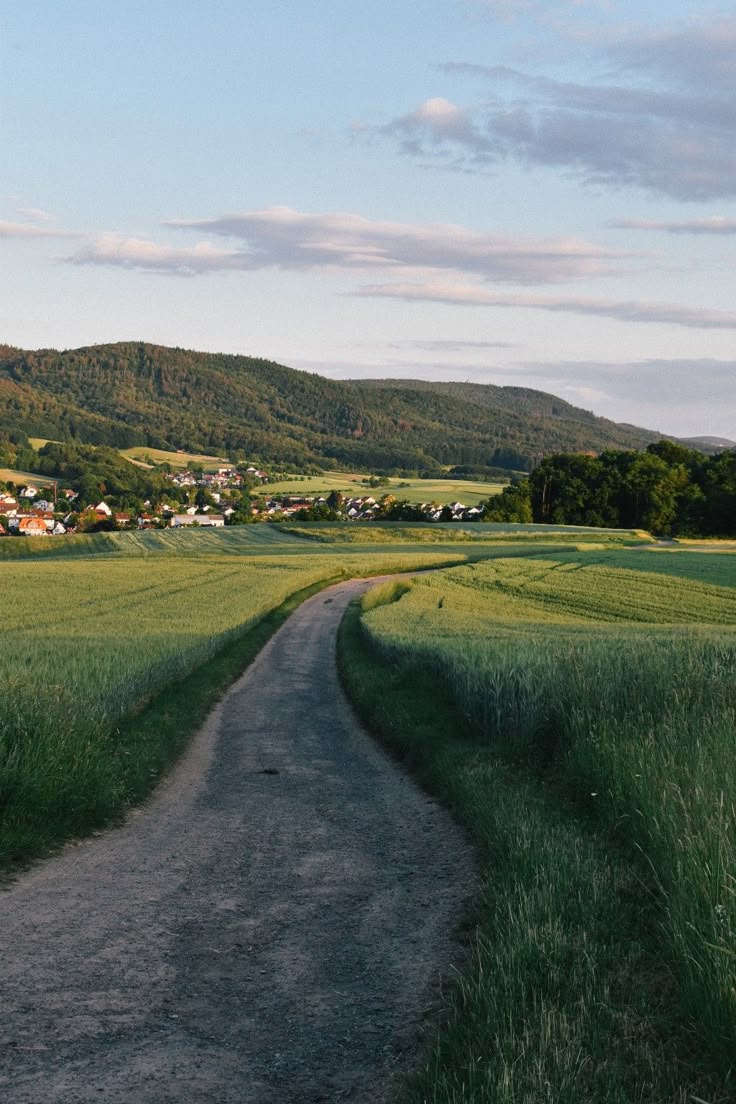 echoesofworld's tweet photo. Germany countryside https://t.co/4mNee2jTkO