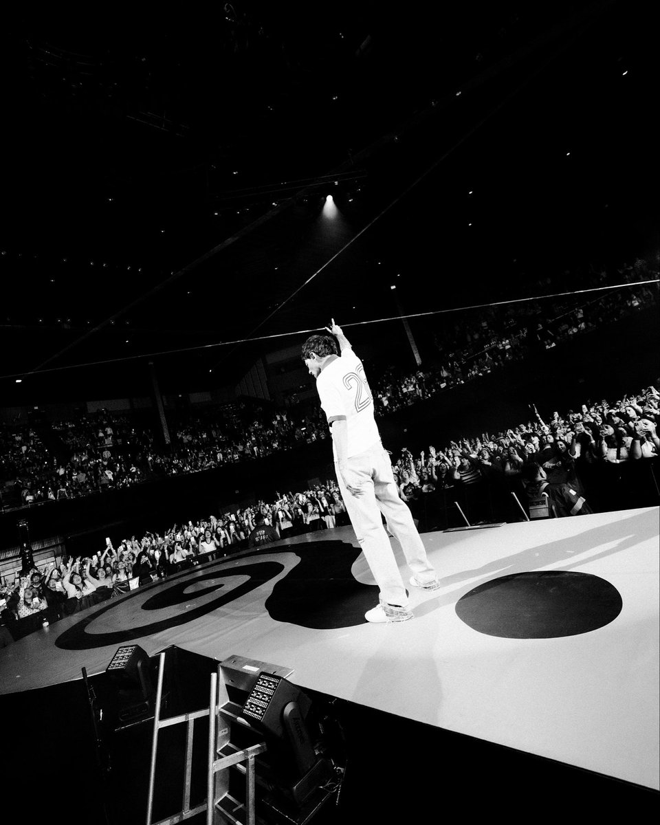LTHQOfficial's tweet photo. Bill Graham Civic Auditorium, San Francisco, CA 06.06.26 https://t.co/Mwucxd0Pze