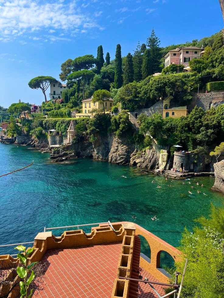 echoesofworld's tweet photo. Portofino, Italy https://t.co/uRLysKwUEE