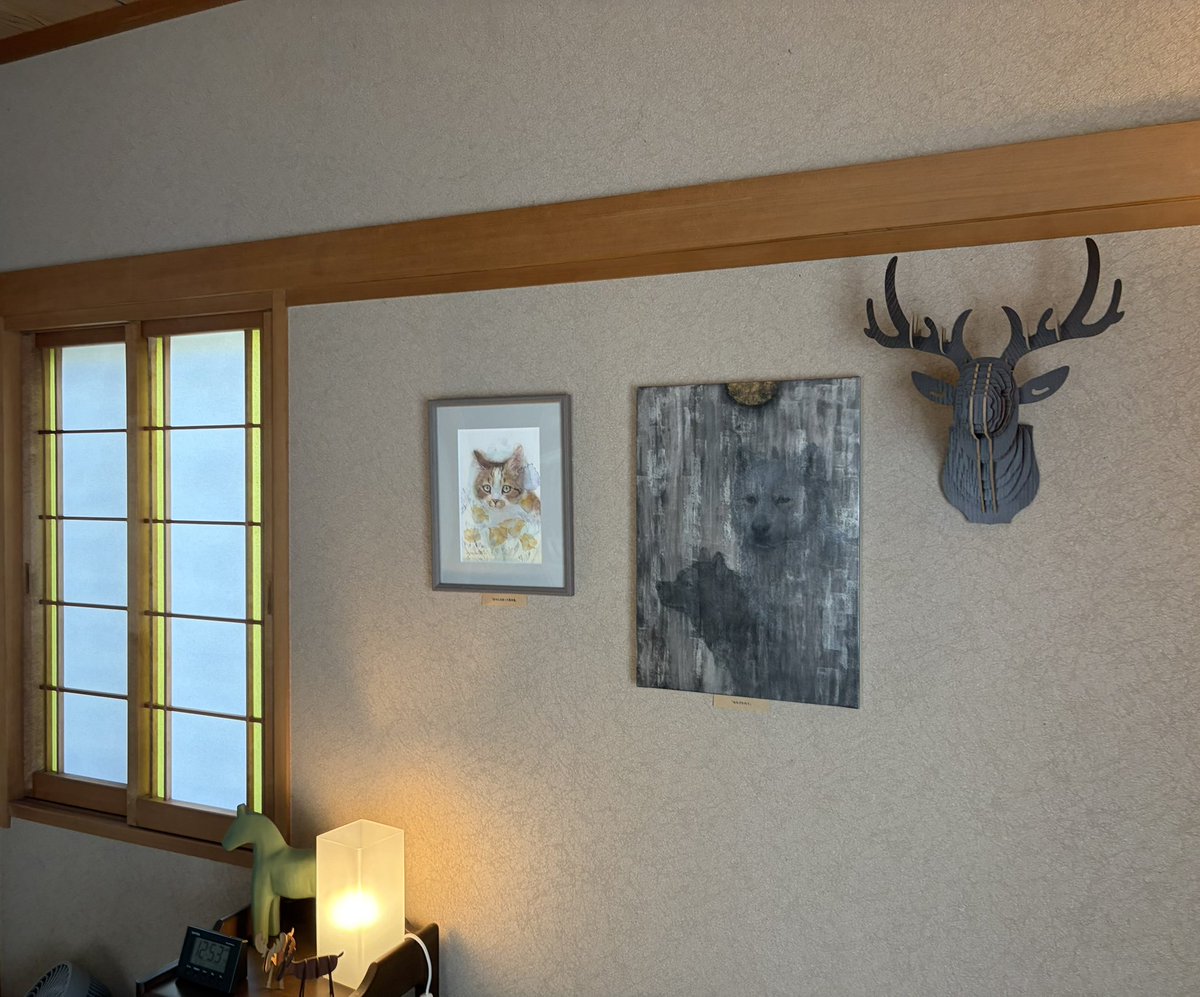 TY59958879's tweet photo. 斉藤緩 個展「6月のパレード」Ateller myu Flower+Cafe

「小雨のワルツ」青い傘にコートを着て、隣には赤いレインコートの柴犬が飼い主を見上げています
今展のメインビジュアルである色鉛筆画は、小雨の中で一緒に散歩する犬の嬉しさが伝わってきて優しい気持ちになります

6/6〜8、13〜15、20〜22迄 https://t.co/Y284rjaZqn
