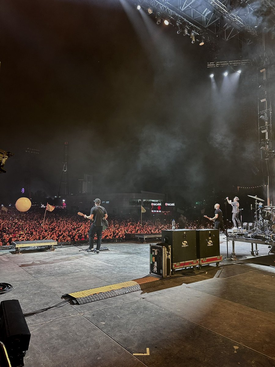 ddesired_effect's tweet photo. simple plan my beloveds https://t.co/oRmFyC9jGr