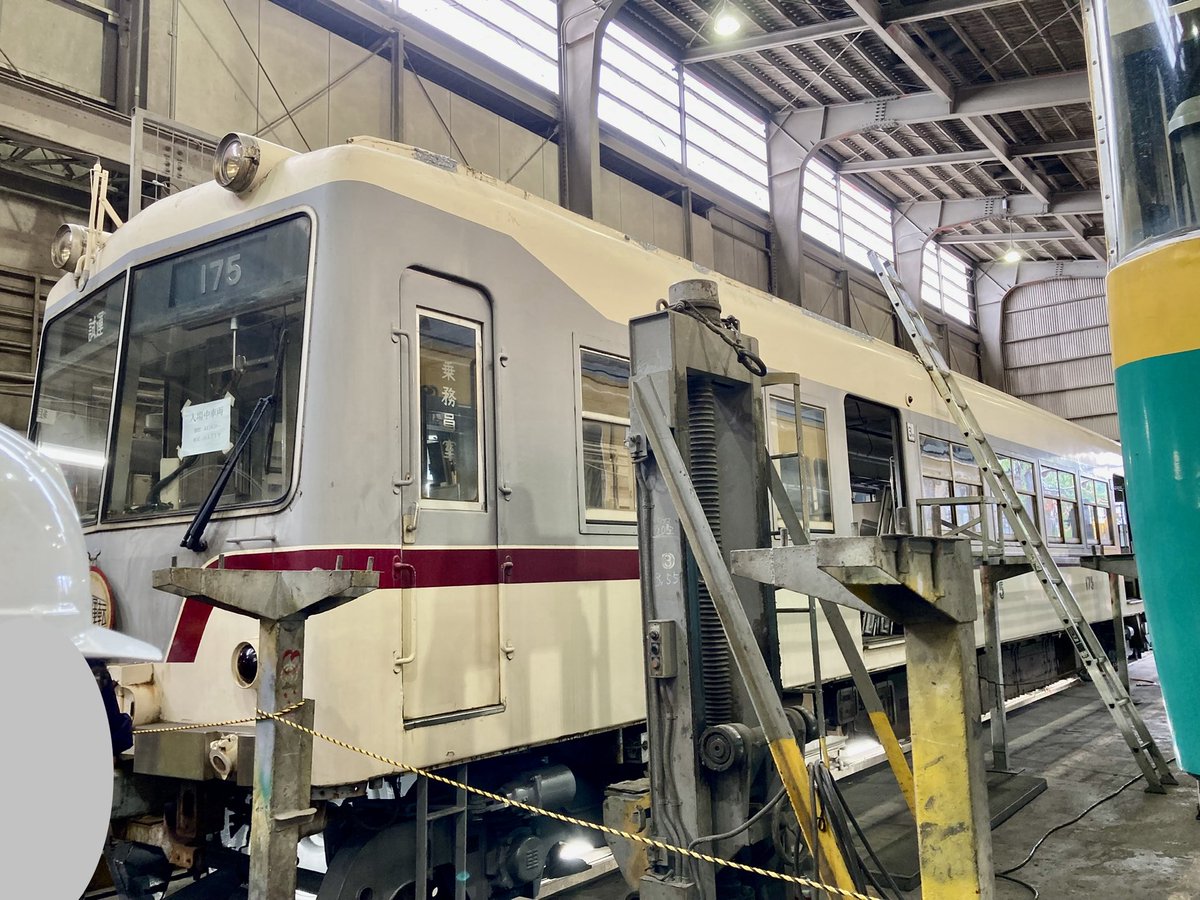 chitetsu_zuki's tweet photo. 入場中の175号
(カミ鉄の旅3、工場見学より) https://t.co/p7hqusIl8q