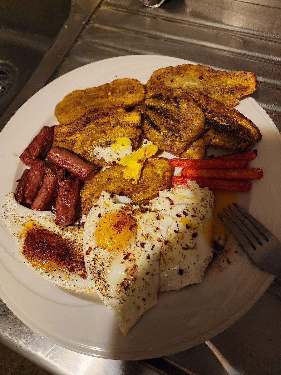 akaiMeganekko's tweet photo. K Best Movie Ever!?
I needed food last time also..fuckk the egg broke whilst putting it on the plate but #REALMENCOOK
this movie better be good casue #fml lol https://t.co/VfE8ICsBqM