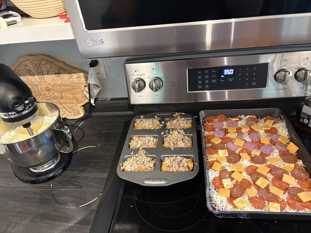 wackeymackey3's tweet photo. Homemade butter 
Homemade  sourdough sweet potato breakfast bars 
Homemade sourdough pizza with freshly grated cheese 

I am tired https://t.co/mOAkXhZ8fV