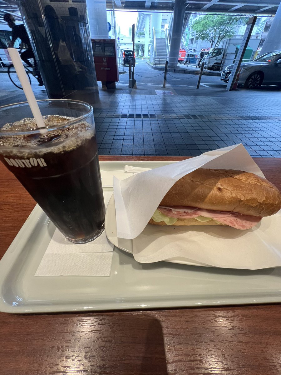 mt07_yoshi's tweet photo. おはようございます😊
昨日が楽しすぎて帰りたくな－い😂
ミラノサンド美味しいね👍 https://t.co/MnGhZ0MmRm