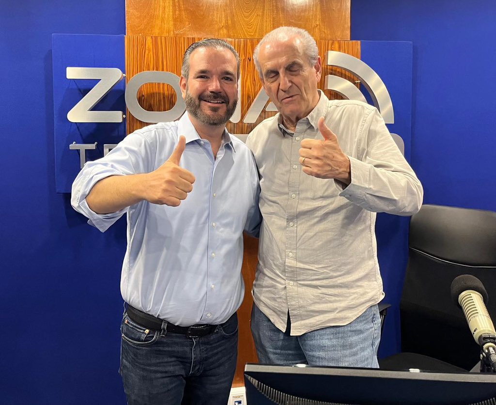 Miguel_Monraz's tweet photo. Gracias a Adela Micha , Pablo Latapi, Miryam Castellanos, Rocío Barragán, Luz María Limón y Karla Lopez con quienes en días pasados pudimos hablar sobre la Libertad de Expresión.

La libertad de expresión no es solo un derecho de quien comunica; es una garantía para toda la sociedad. Gracias a quienes informan, las familias conocen la verdad. Gracias a quienes denuncian, se visibilizan injusticias. Gracias a quienes no se callan, la democracia se mantiene viva.

7 de Junio día de la Libertad de Expresión. @diputadospan @PAN_Jalisco