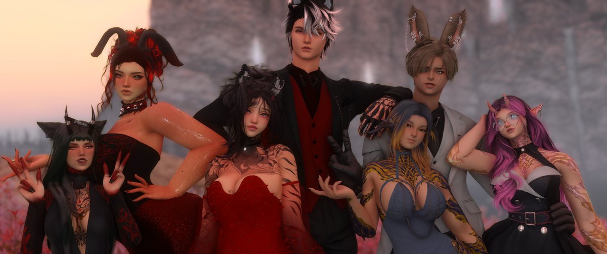SmolSenna's tweet photo. I've had the same group of friends for 4-5 yrs now. Took a long time to find them, but so glad I found my people. Love yall to the moon and back. ♥ https://t.co/Kf6mrkAdv8
