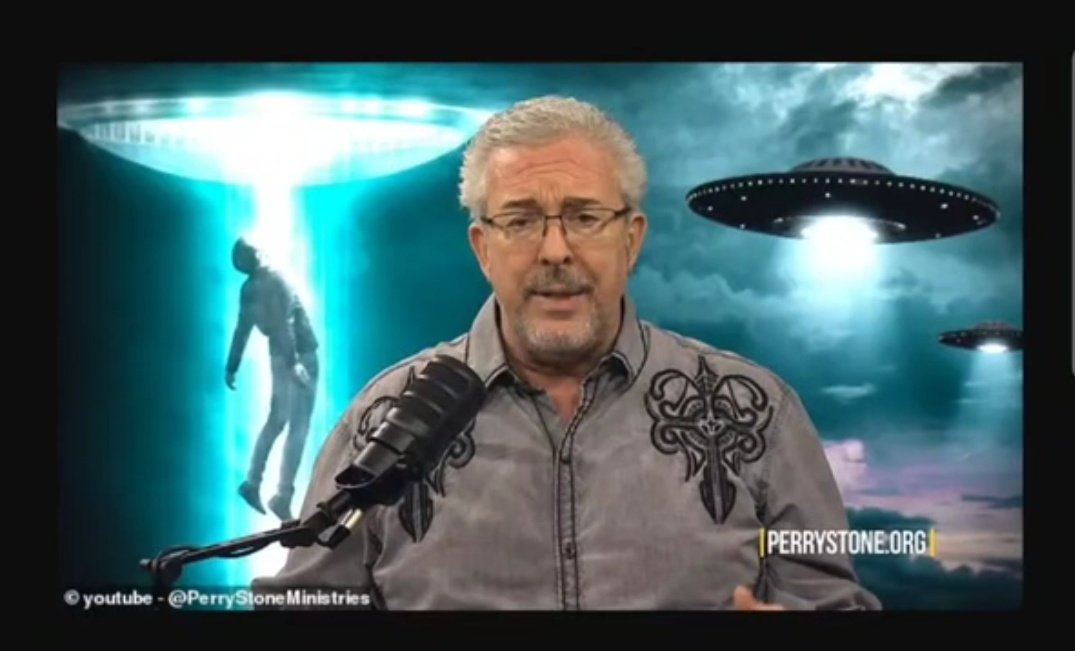 TheGoodFight77's tweet photo. O evangelista Perry Stone afirmou que autoridades do governo dos EUA reuniram pastores para alertá-los sobre futuras divulgações oficiais envolvendo extraterrestre. Segundo ele, essas revelações poderiam abalar a fé de muitos cristãos causando a apostasia. https://t.co/CAhHKmXz0q