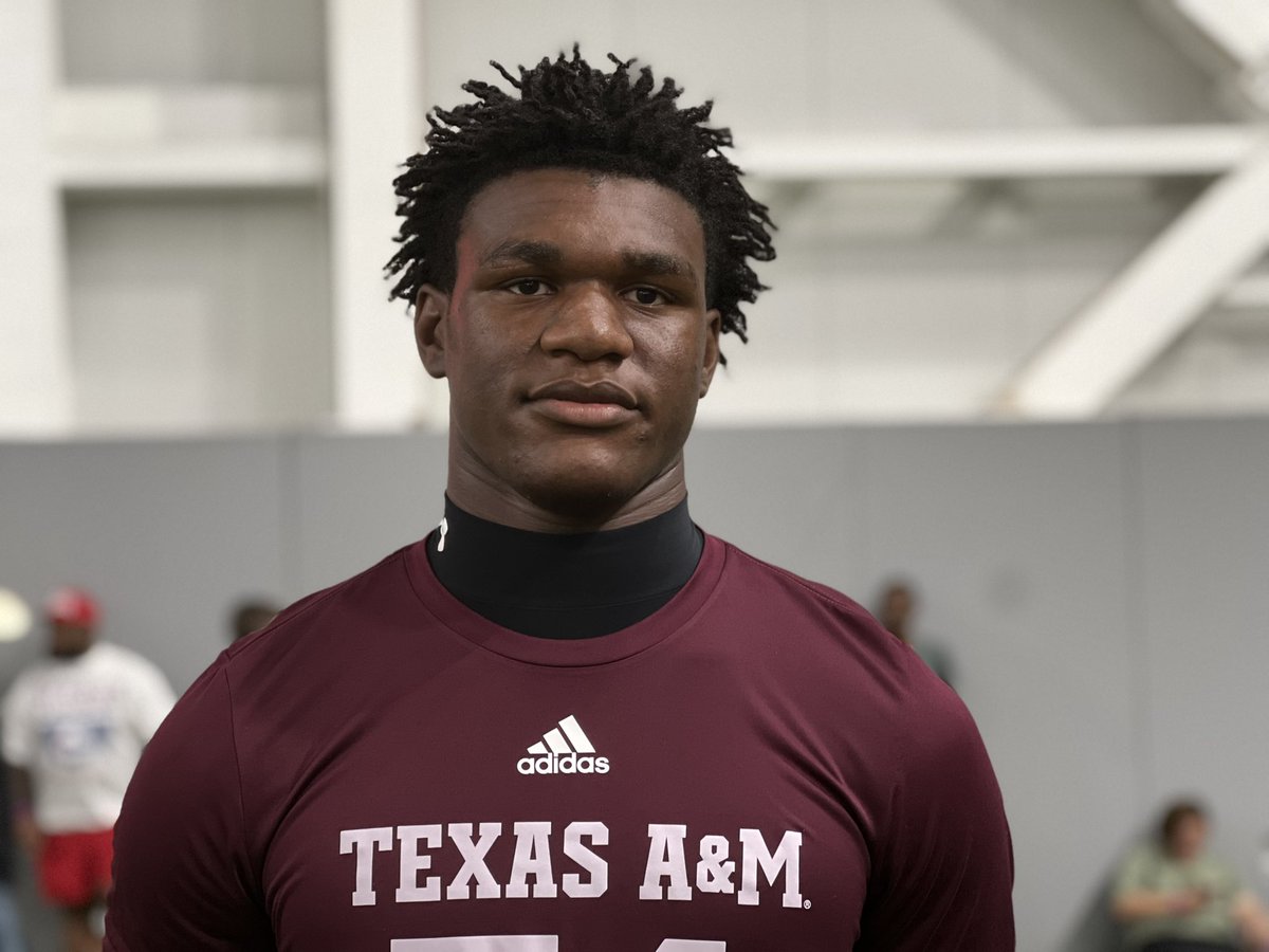 R_Brauninger's tweet photo. Some of the top 2028s in the state of Texas are working out in College Station today.

• Georgetown TE Weston Hepp
• A&amp;M Consolidated WR Braylen Dixon
• Atascocita EDGE David Dotson
• Mansfield Lake Ridge WR Ryan Newman https://t.co/qfgEdZsHch