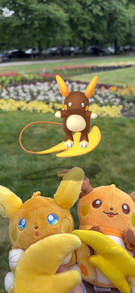dietranch's tweet photo. pokemon go fest day 2!! https://t.co/A8lk0SYFnG