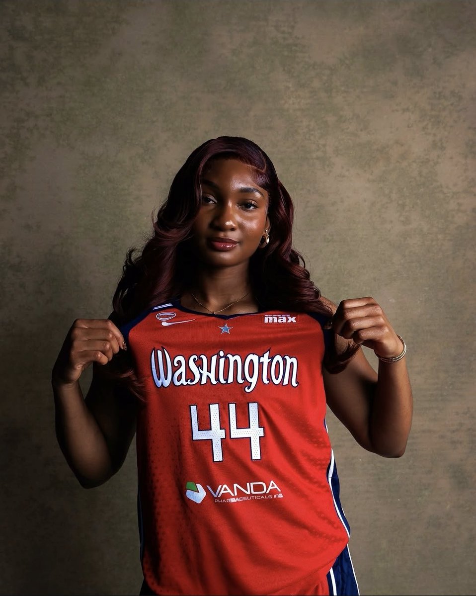 AthletesHoneys's tweet photo. Kiki Iriafen #honeyswhohoop https://t.co/G5BdZvU03X