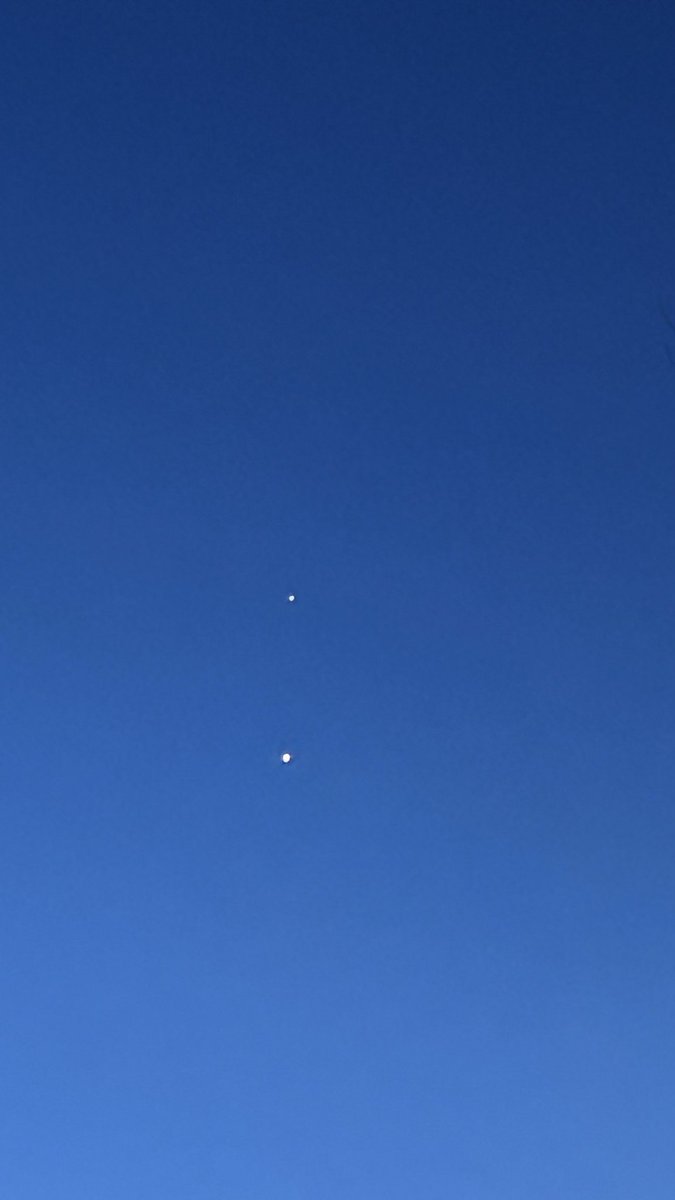 AledeValpito's tweet photo. Subieron la vista al cielo, para disfrutar de la belleza y magia que nos regala el Universo, estos días?

Hacia el Oeste…
Constelación de Júpiter y Venus✨🫶🏽 https://t.co/tklJ7FpbZy