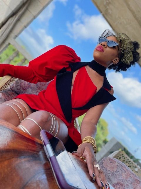 MellyRoseHQ's tweet photo. she be saying a lot without saying too much.

 #MellyRose #DeepThoughts #CreativeEnergy #MusicVibes #RealTalk https://t.co/4TeYsN947J