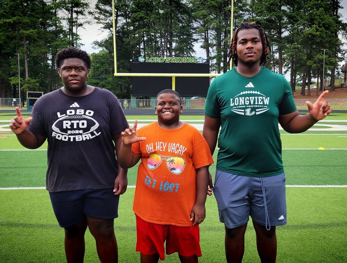Jay3ee52's tweet photo. Blessed to be able to show the knowledge of what my coaches shared with me to other players in Etx ! #InvestingInTheYouth https://t.co/F3h9WHISe9