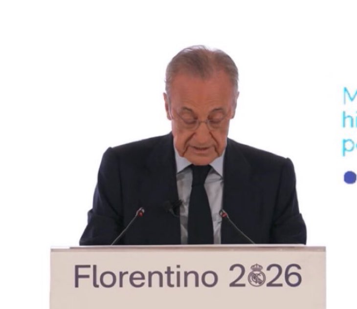 ActuFoot_'s tweet photo. 🚨🚨 Florentino Pérez 🇪🇸 : « Je donnerai demain au Pape un maillot du Real Madrid avec son nom et le numéro 1 ! 😁🤍 » https://t.co/nK3bXtI2pI