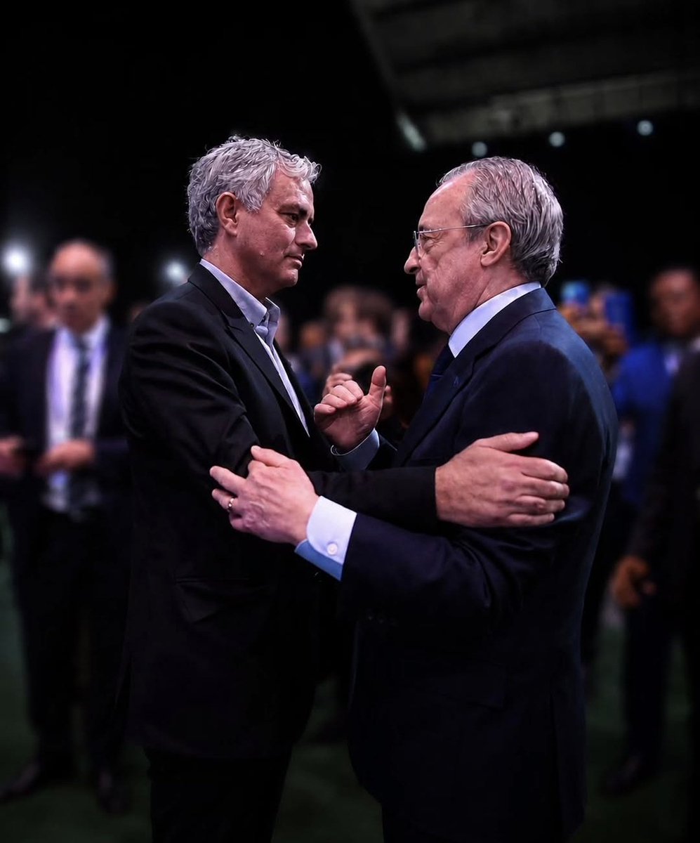 YasujiroOficial's tweet photo. Don Florentino Pérez gana las elecciones. Vuelve don José Mourinho. La Tierra vuelve a su órbita. Se restablece el orden en el universo. https://t.co/vkzCA6BdiR