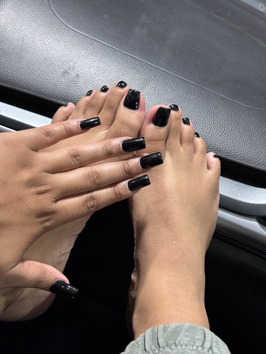 Perfectpediquee's tweet photo. Late night snacks 
#beautyinblack
#blacktoe #blacknails https://t.co/tTNzczDuwK