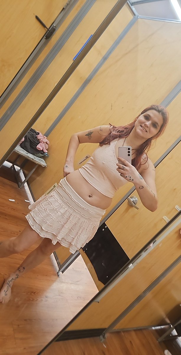 djcountrygurl88's tweet photo. You only get to do today once; remember to cherish it #oldpictures #walmartfind #hatersgonnahate #keepdoingme #model https://t.co/SoqVRBoTWT