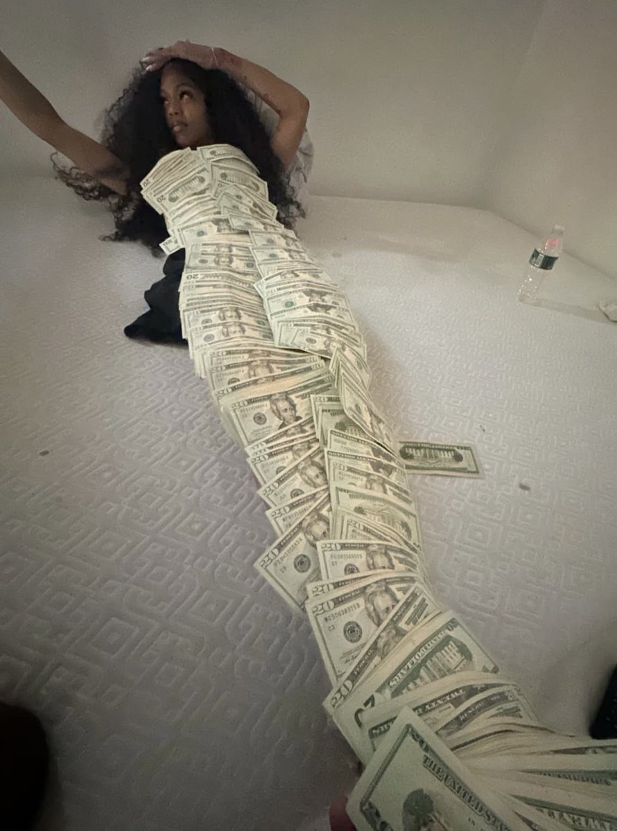 PinkPrivilege5's tweet photo. No stress, just stacks. This the type of weight I like on me 😌💰 https://t.co/9I4ghpAqeM