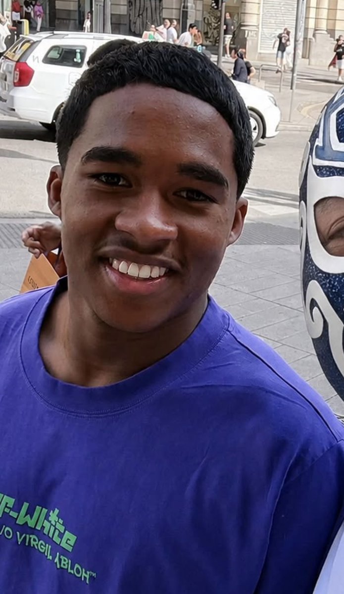 gusccpfcb's tweet photo. @badboynitter @BielReality KKKKKKKKKKK a realidade https://t.co/EYFdXmuUHZ