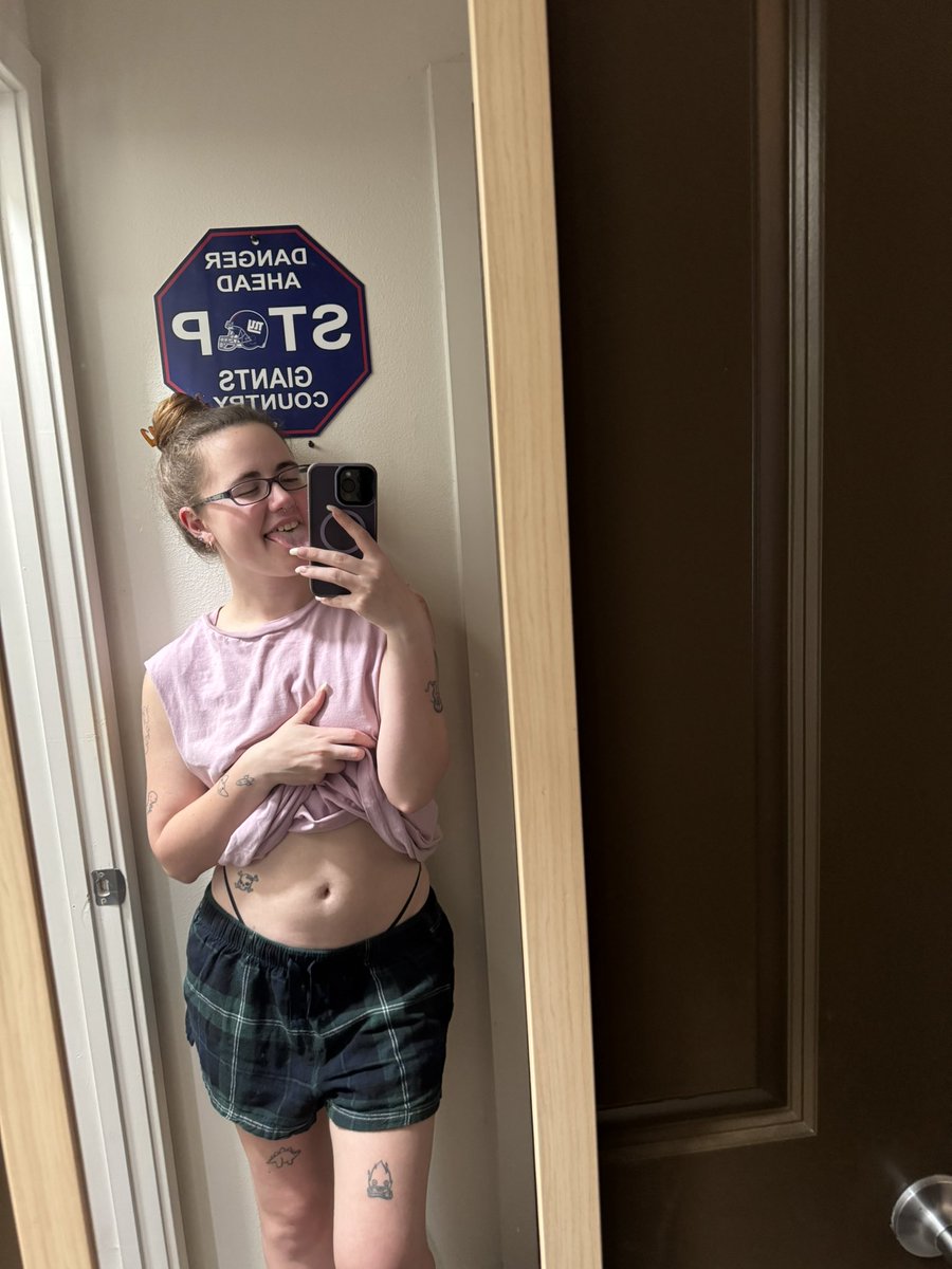 DancinCanadian's tweet photo. LIVE ON TWITCH😜 https://t.co/Rf0Lzgxe9i