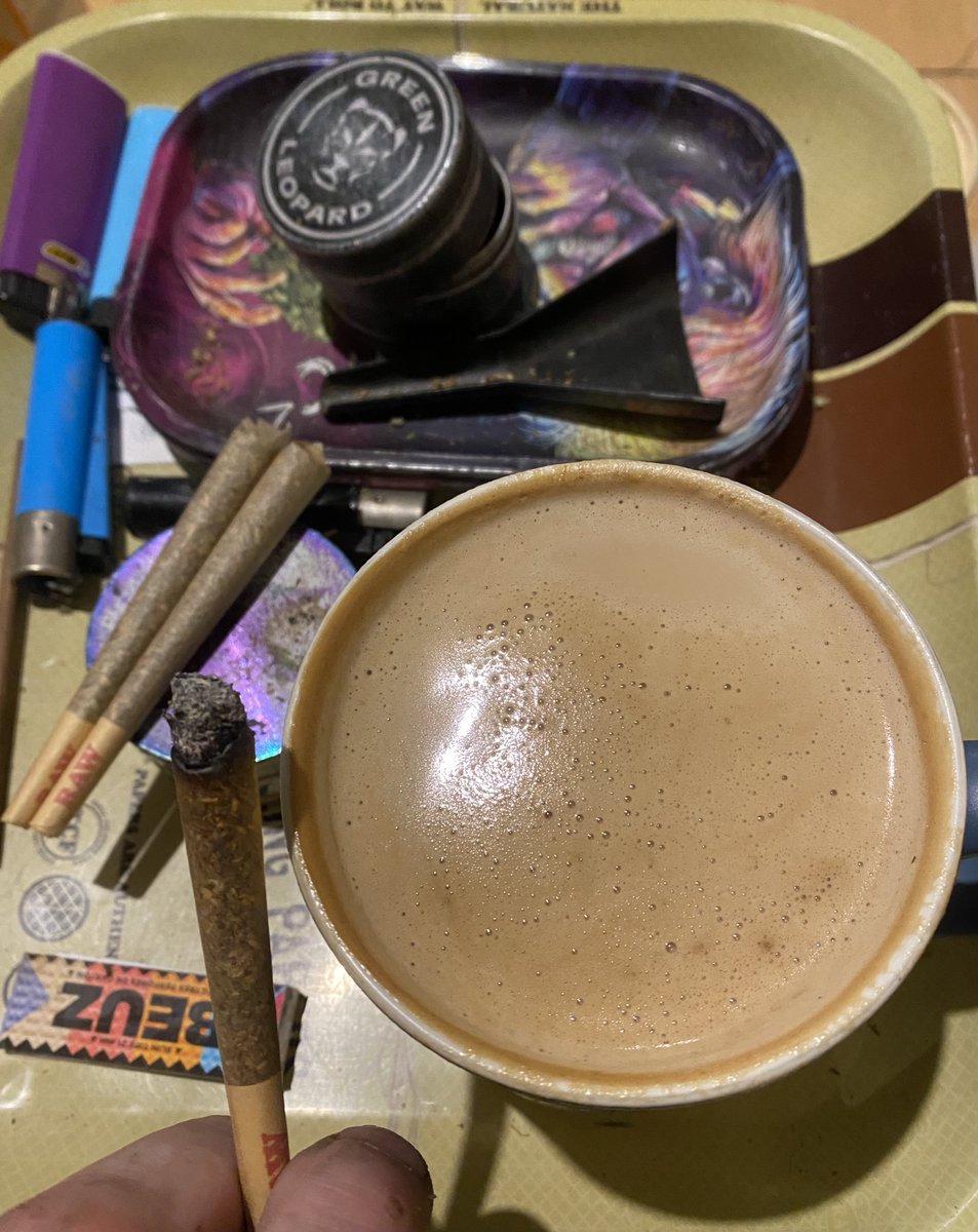 Greengiggles420's tweet photo. GN X Fam from the Emerald Isle whoever you are wherever you are IG hope you all had a great weekend, LGF !!!!!!!!!! @HippieLifeKrew @WeDaKrew @999BVERS @BadDogsCompany @akidcalledbeast #CannabisCommunity #PPP #CannabisCulture #Kneecap #CoffeeTime #Legaliseit #GrowYourOwn https://t.co/c8Q3J7oJM6