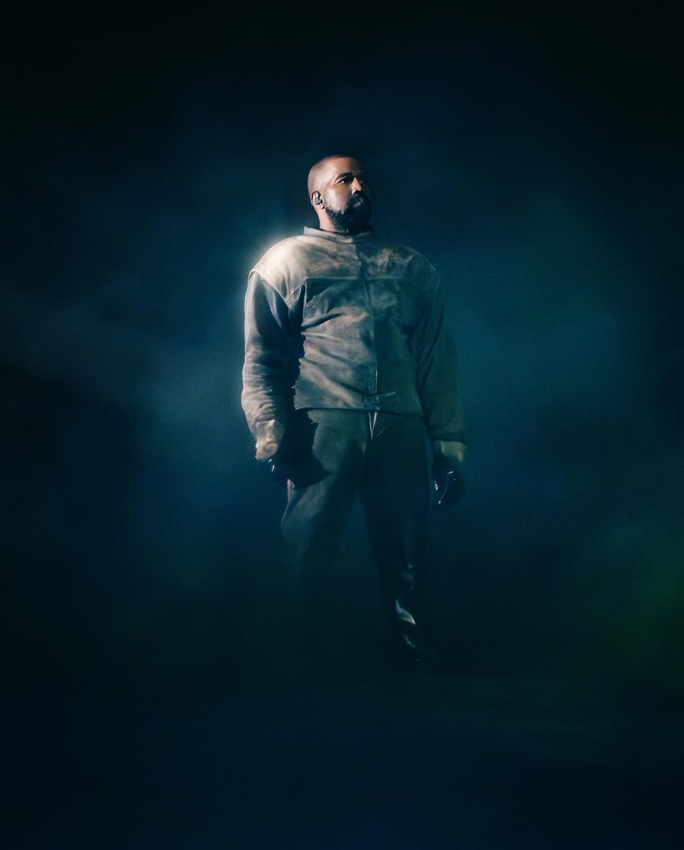 IsYeInFN's tweet photo. Happy Birthday Ye. 👑 

The GOAT is 49! 🐐

The man who changed the world in both fashion, cultural and musical contexts. A true icon to humanity that proved you can be whoever you want and express yourself without shame or fear of judgement. Ye’s influence is undeniable. ❤️‍🩹 https://t.co/Tlo14FCrHM